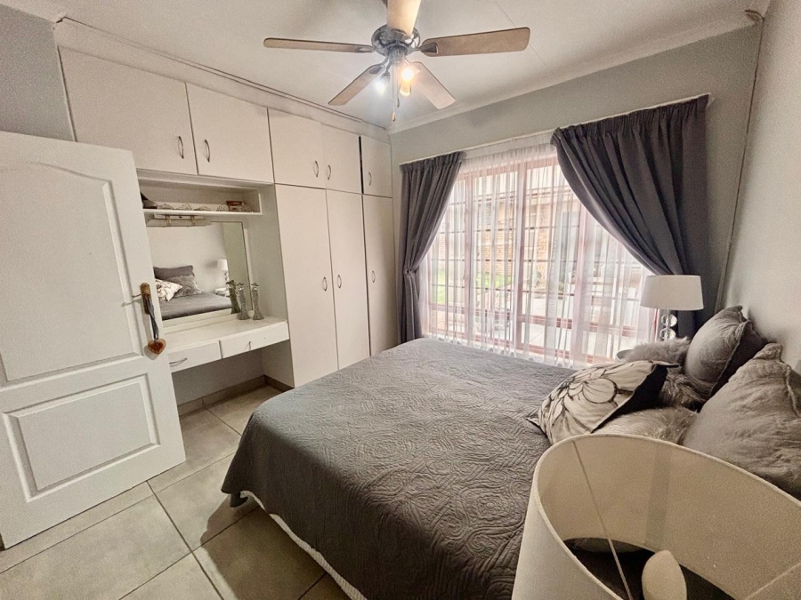 To Let 3 Bedroom Property for Rent in Flamwood North West